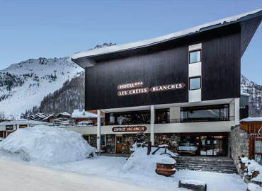 Hotel-Les-Cretes-Blanches-Val-d'Isere-exterior